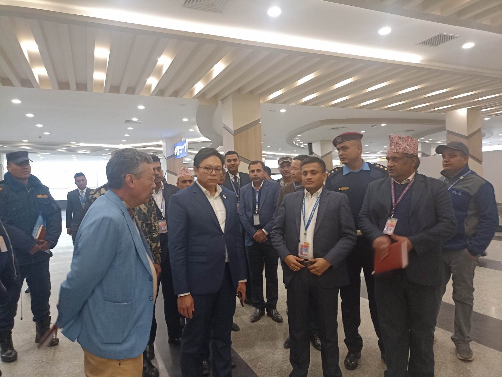 मन्त्री किराँतीद्वारा गौतमबुद्ध अन्तर्राष्ट्रिय विमानस्थलको निरीक्षण: रोकिएको उडान पुनः सञ्चालन र नियमित का लागि चासो