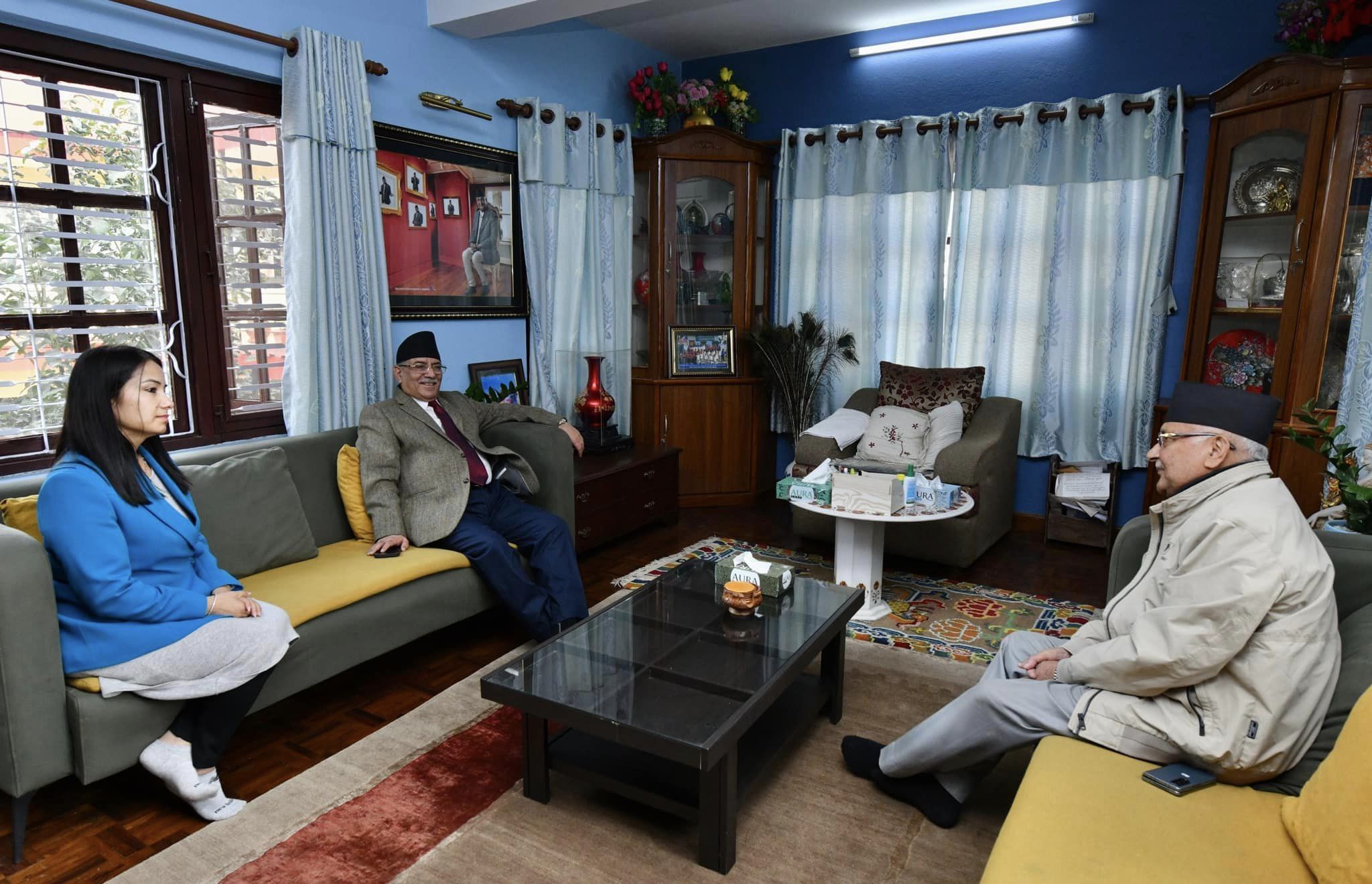 प्रधानमन्त्री पुष्पकमल दाहाल प्रचण्ड ओलीलाई भेट्न बालकोटमा