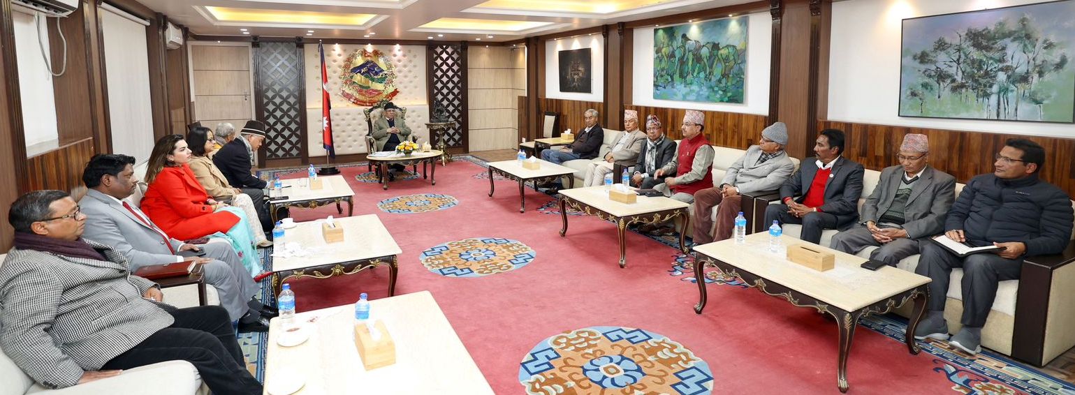 प्रधानमन्त्री निवास बालुवाटारमा ८ दलको बैठक सुरु