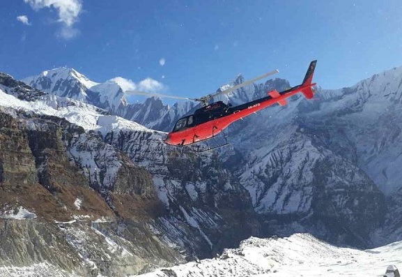 धौलागिरि बेसक्याम्पमा हेलिकप्टर दुर्घटना: पाइलट घाइते