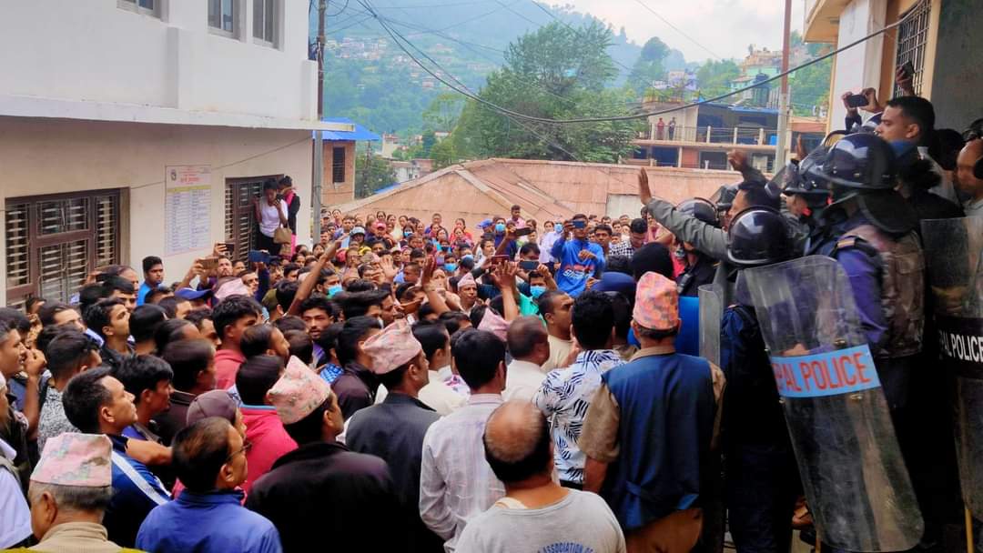 गुल्मी अस्पतालमा लापरबाहीले ७ वर्षीय बालिकाको मृत्‍यु;  बालिकाको ज्यान गएको विषयमा छानबिन गर्न समिति गठन
