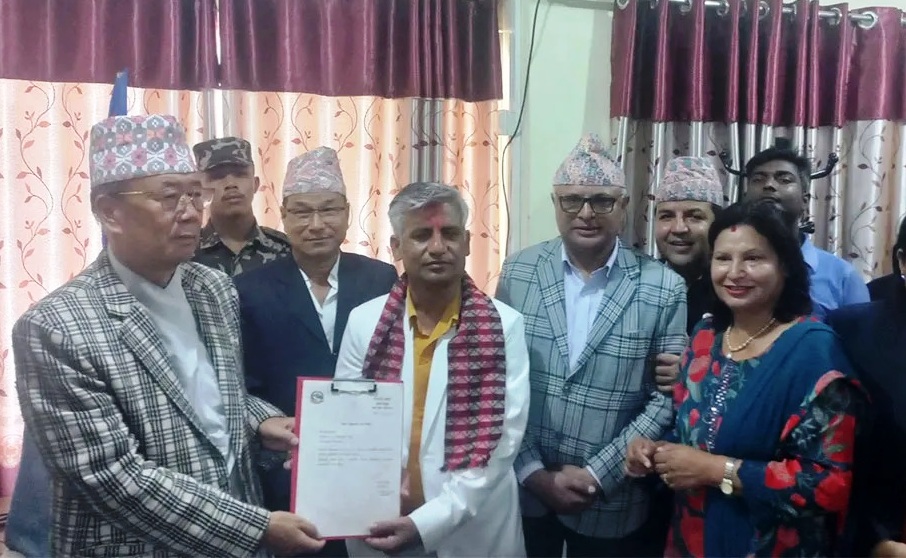 नेपाली कांग्रेसका प्रदेशसभा सदस्य केदार कार्की  कोशी प्रदेशको मुख्यमन्त्रीमा नियुक्‍त