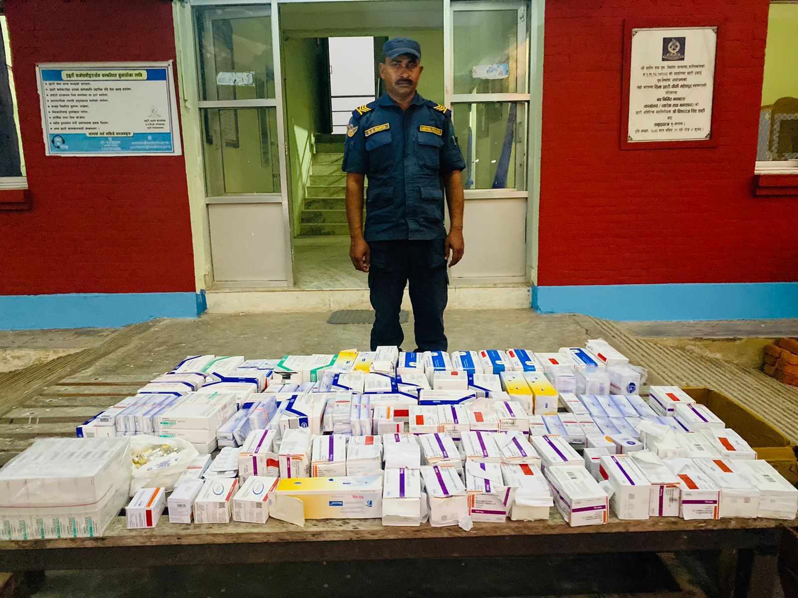 अवैध ओषधी प्रहरीकाे नियन्त्रणमा