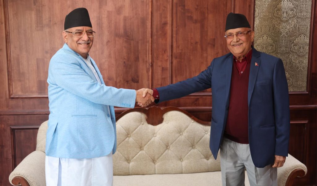 प्रधानमन्त्री प्रचण्ड र एमाले अध्यक्ष ओलीबीच छलफल