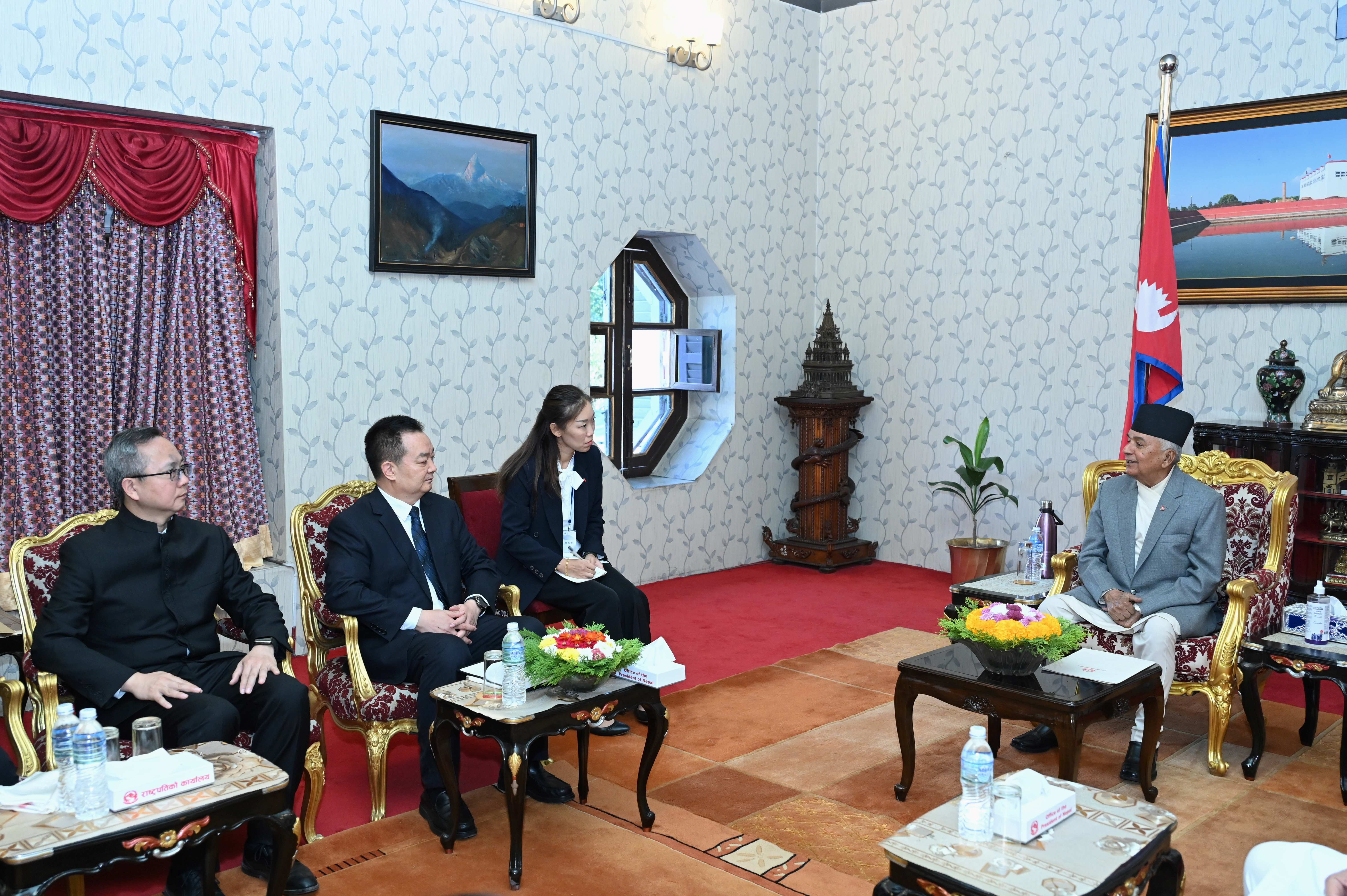 राष्ट्रपति रामचन्द्र पौडेलले गरे जनवादी गणतन्त्र चीनका  प्रतिनिधिमण्डलसंग भेटबार्ता।