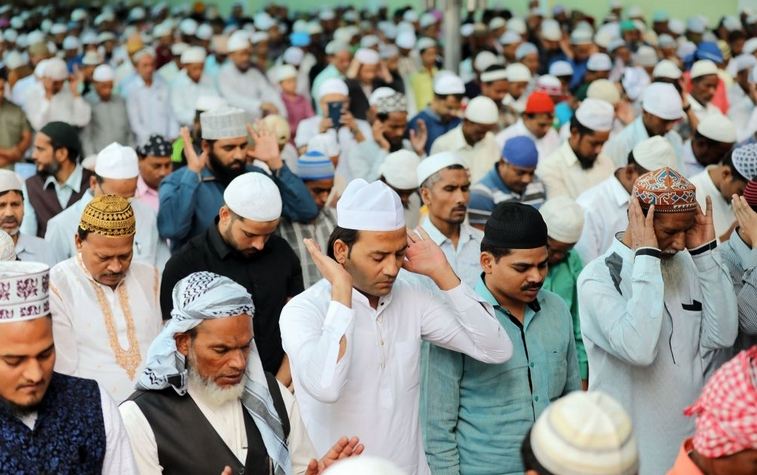 मुस्लिम धर्मावलम्बीले आज इद-उल-फित्र पर्व मनाउँदै; सार्वजनिक बिदा