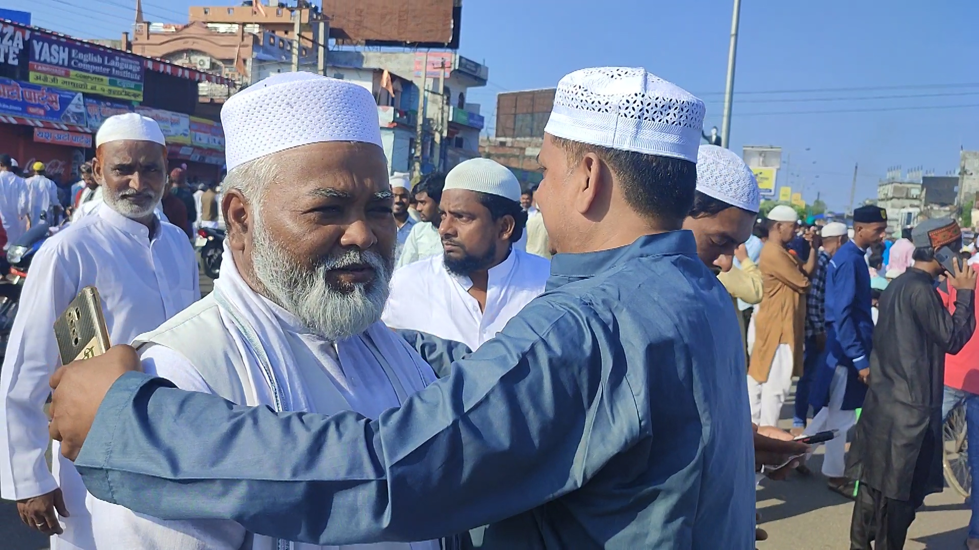 इस्लाम धर्मावलम्बीहरुले बकर इद पर्व मनाउँदै, आज सार्वजनिक बिदा