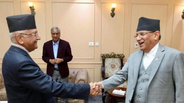 एमालेद्वारा सरकारलाई दिएको समर्थन फिर्ता,  मन्त्रीहरूले प्रधानमन्त्रीलाई राजीनामा बुझाउँदै