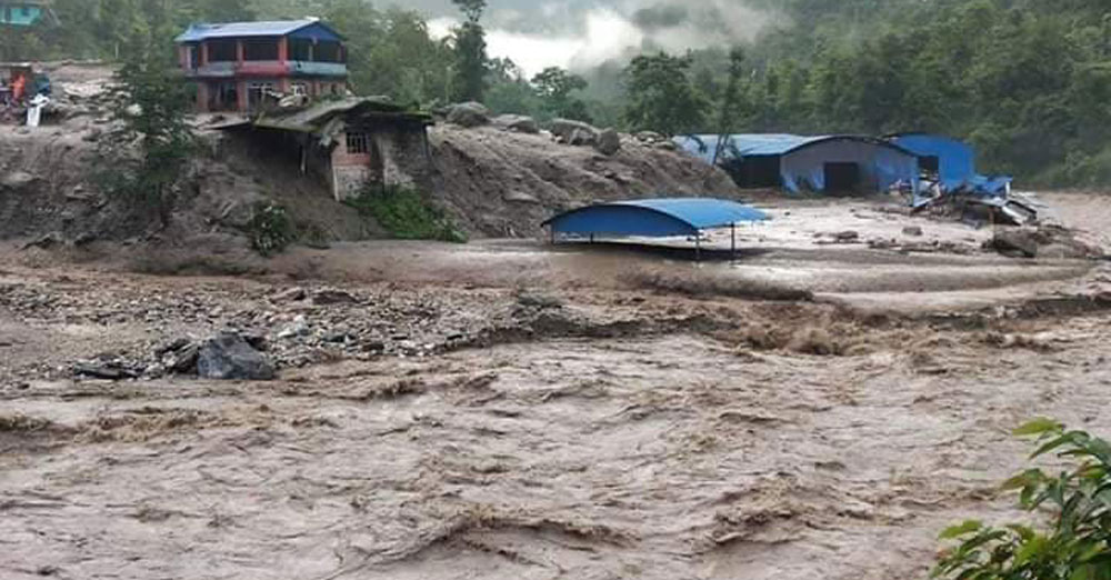 बाढी, पहिरो लगायतका विपद्‍मा परी हालसम्म १२० जनाको मृत्यु