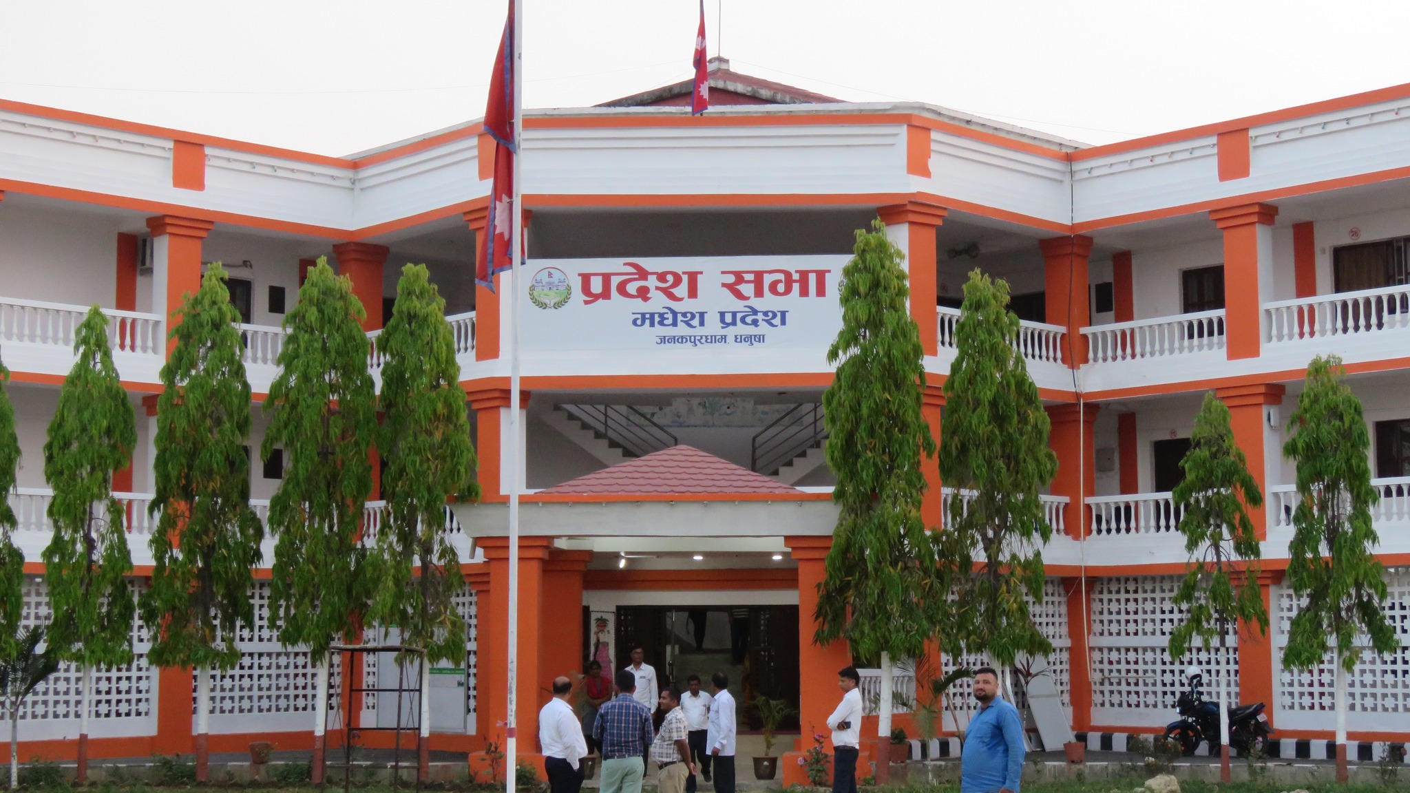 प्रदेशमा सत्ताको चरम दुरुपयोग: मधेशमा १२ मन्त्रालय, २० जना मन्त्री