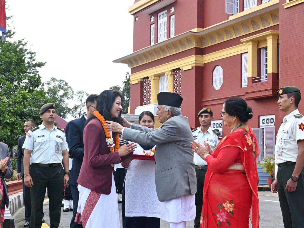 राष्ट्रपतिले गरे पारालम्पिकमा पदक विजेता पलेशालाई सम्मान