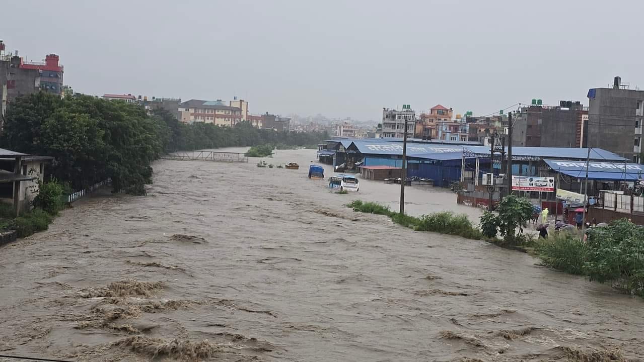 बाढी पहिरोले काठमाडौं उपत्यकाका तीन जिल्लामा २१ जनाको मृत्यु