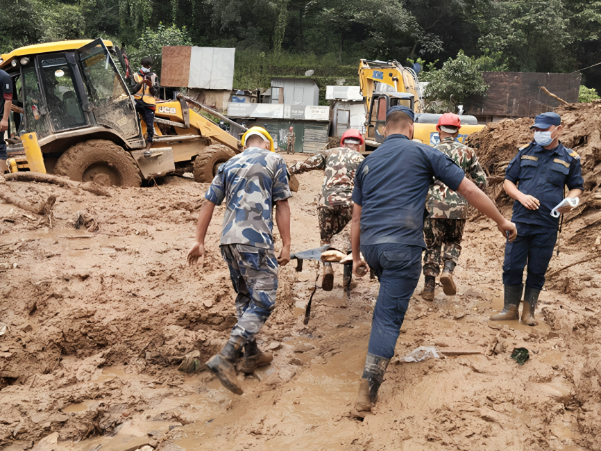 झ्याप्ले खोलाको पहिरोबाट अहिलेसम्म ३५ शव निकालियो