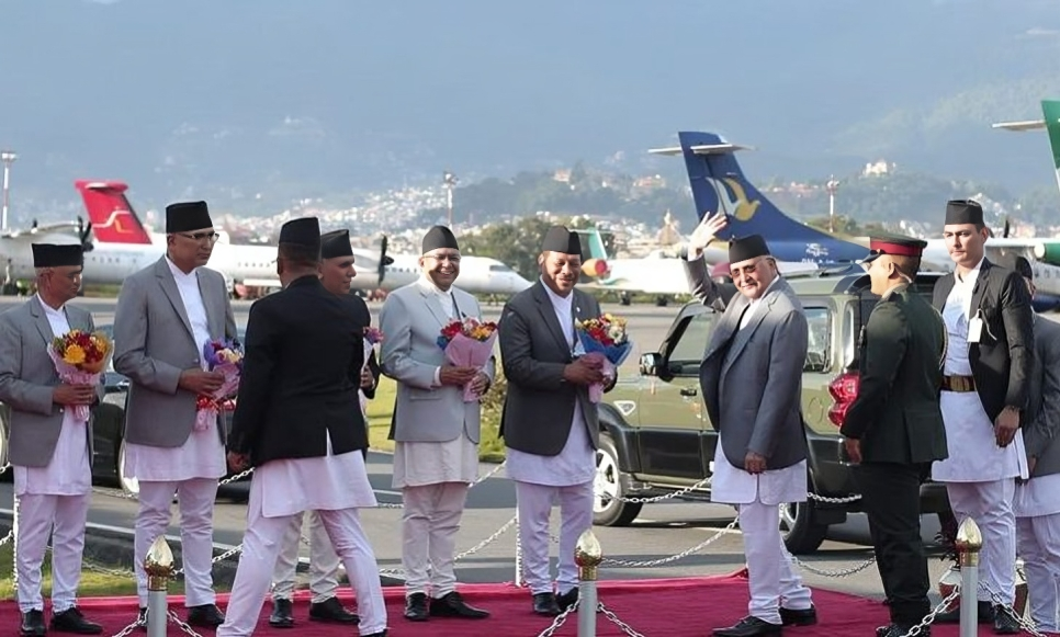 प्रधानमन्त्री ओली स्वदेश फिर्ता