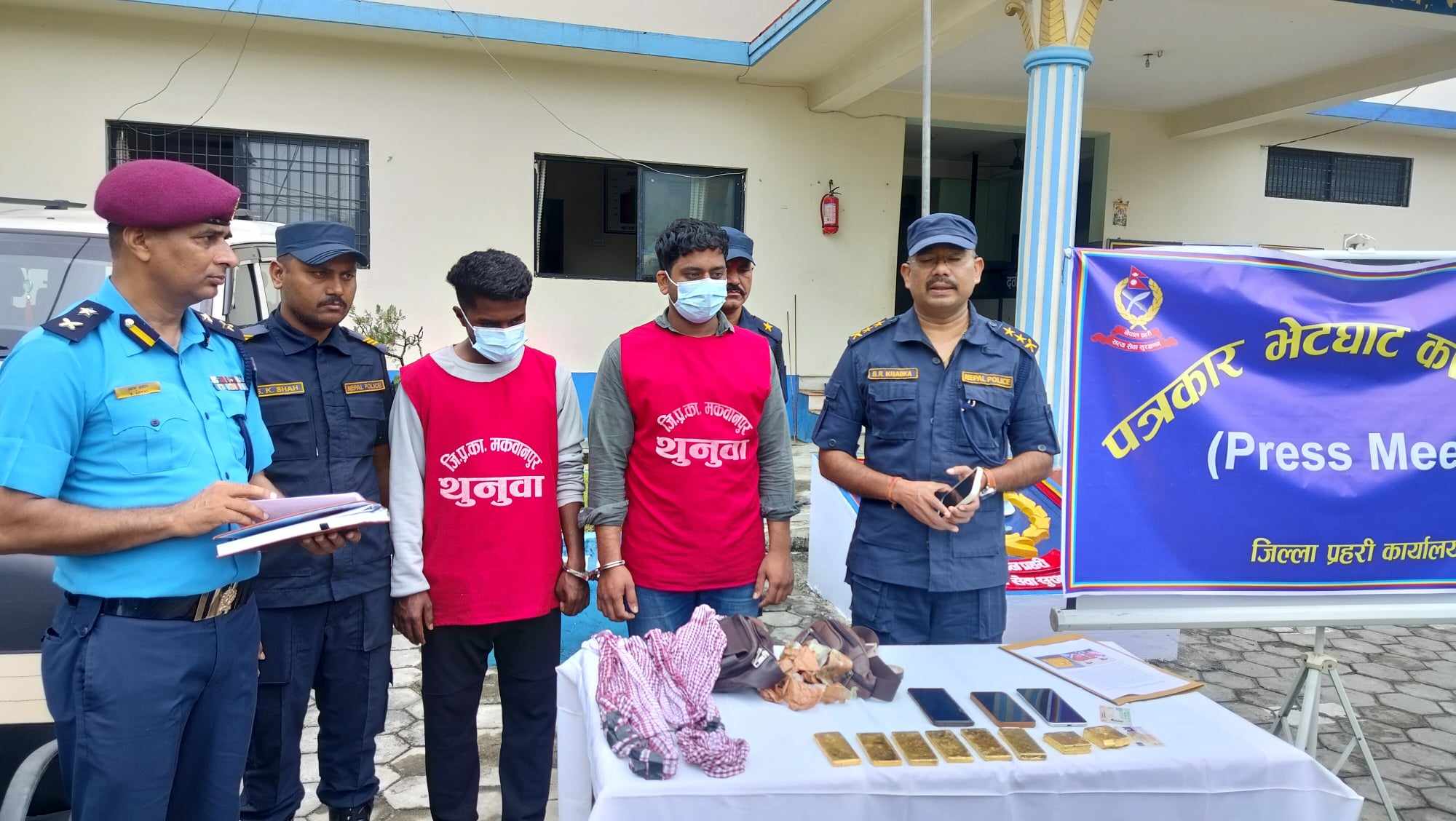 ११ करोड ४३ लाखको अवैध सुनसहित २ भारतीय पक्राउ