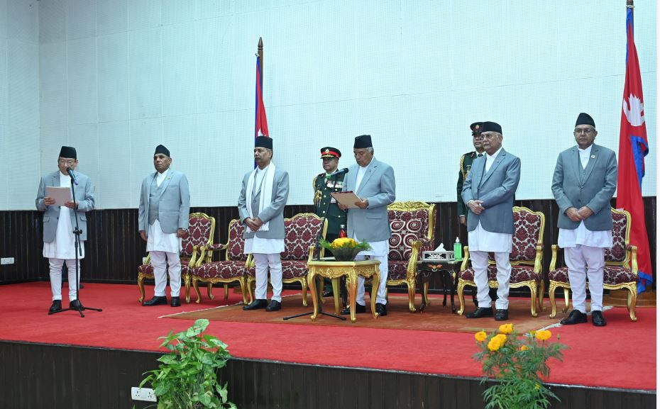 राष्ट्रपतिद्वारा नवनियुक्त प्रधानन्यायाधीशलाई पद तथा गोपनीयताको शपथ