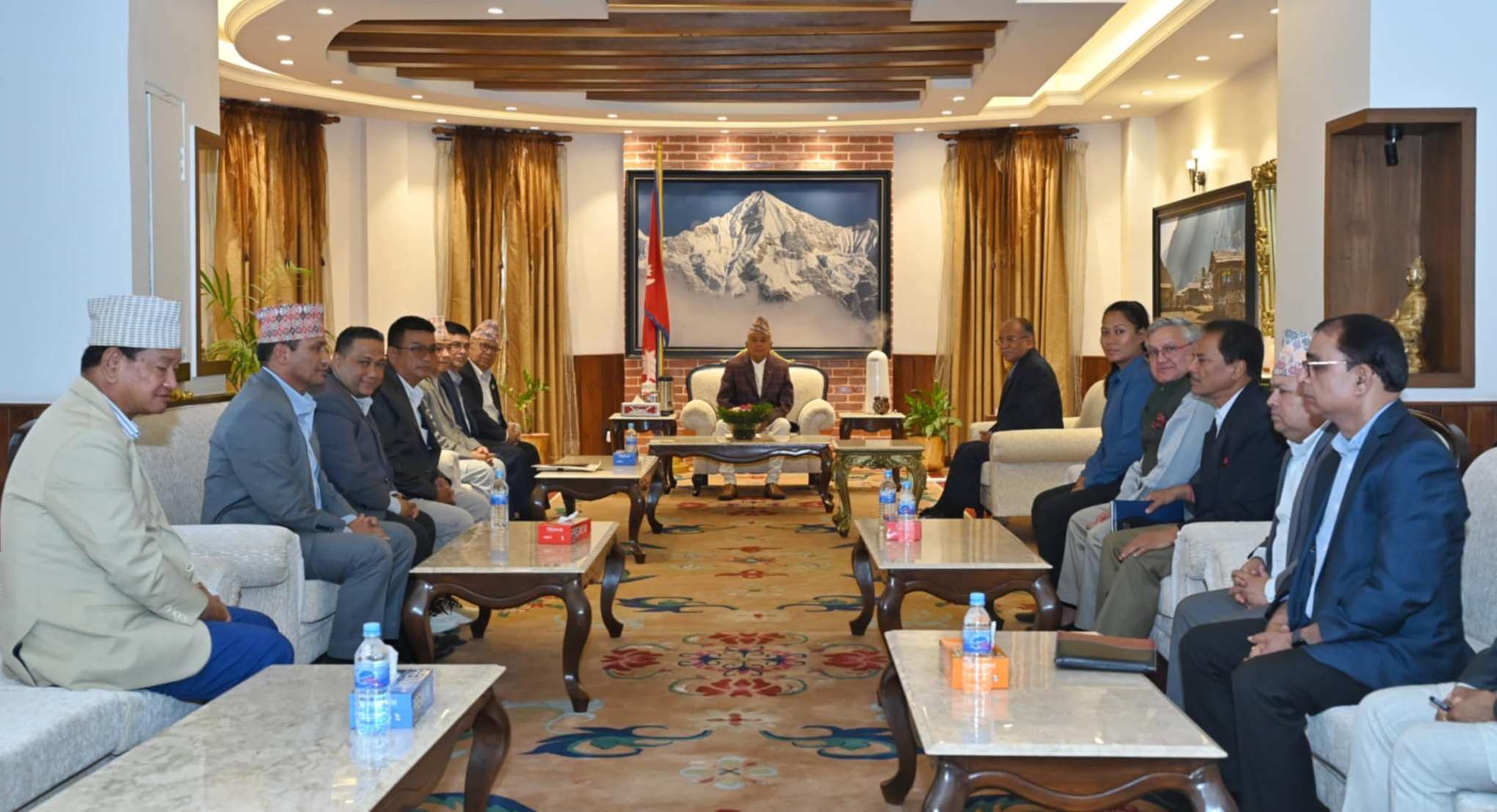 राष्ट्रपति पौडेलसँग विपक्षी दलका नेताहरूको भेट