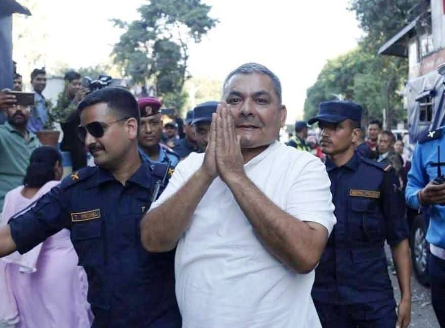 अदालत परिसरबाटै पुन: प्रकाउ परे दुर्गा प्रसाईं