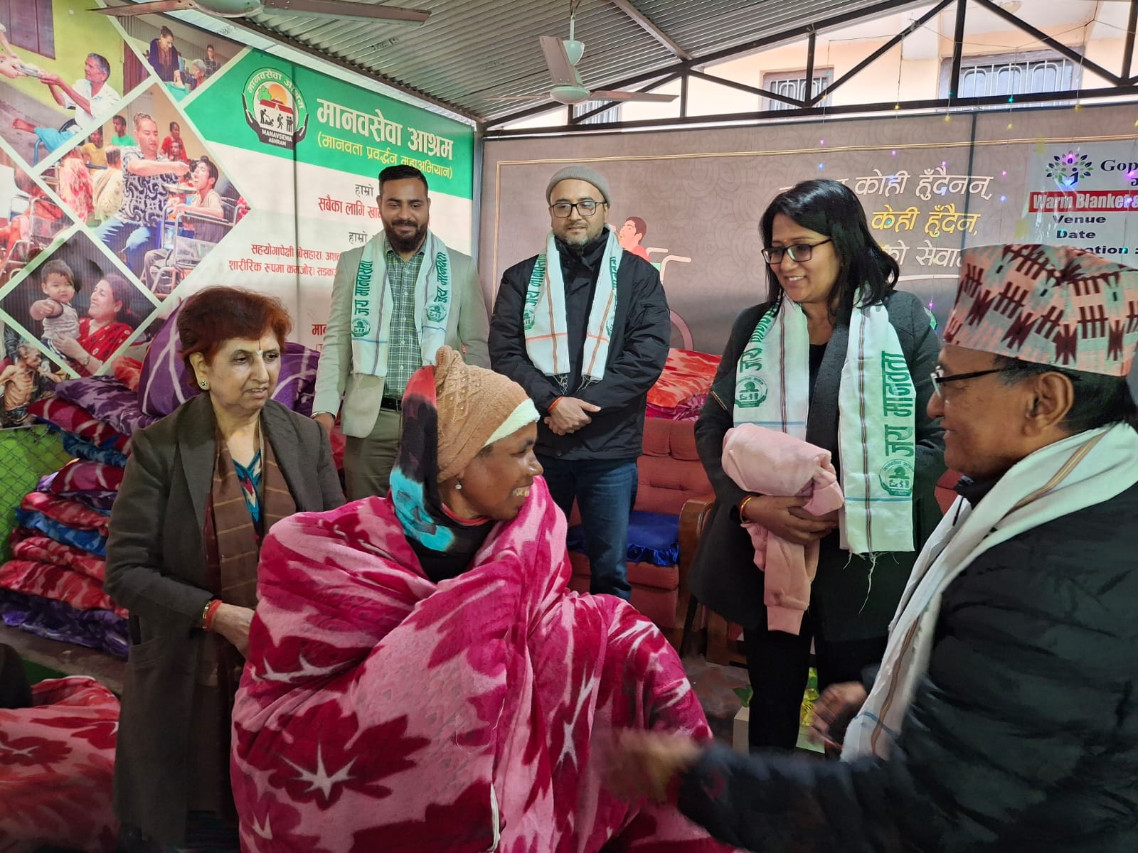 गोपाल–नीना फाउण्डेशनद्वारा आश्रितहरुका लागि न्यानो लुगा र खाना