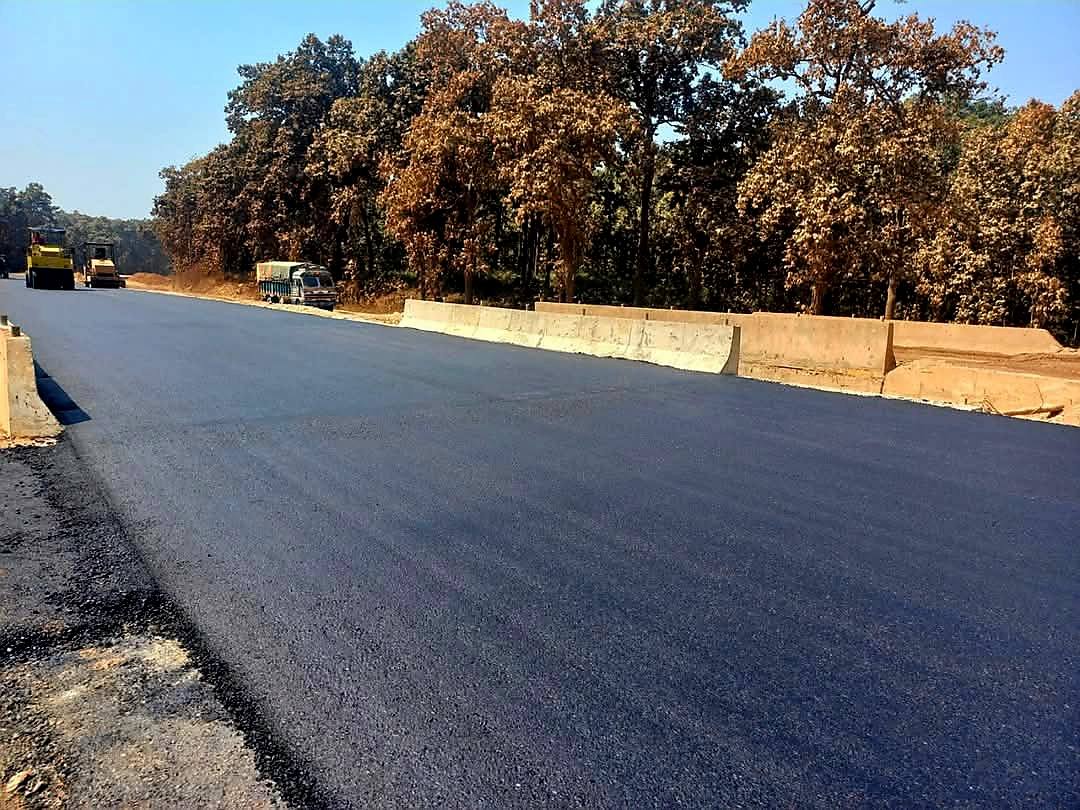 नारायणघाट– बुटवल सडकको पूर्वखण्डमा ४७ किलोमिटर कालोपत्र (तस्विरसहित)