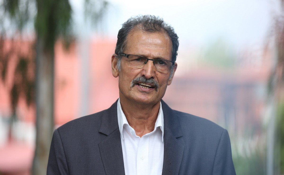 कुलमान हटाउने निर्णय तत्काल फिर्ता लिन माओवादीको माग