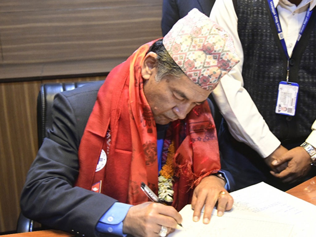 विद्युत् प्राधिकरणका कार्यकारी निर्देशक शाक्यद्वारा पदभार ग्रहण