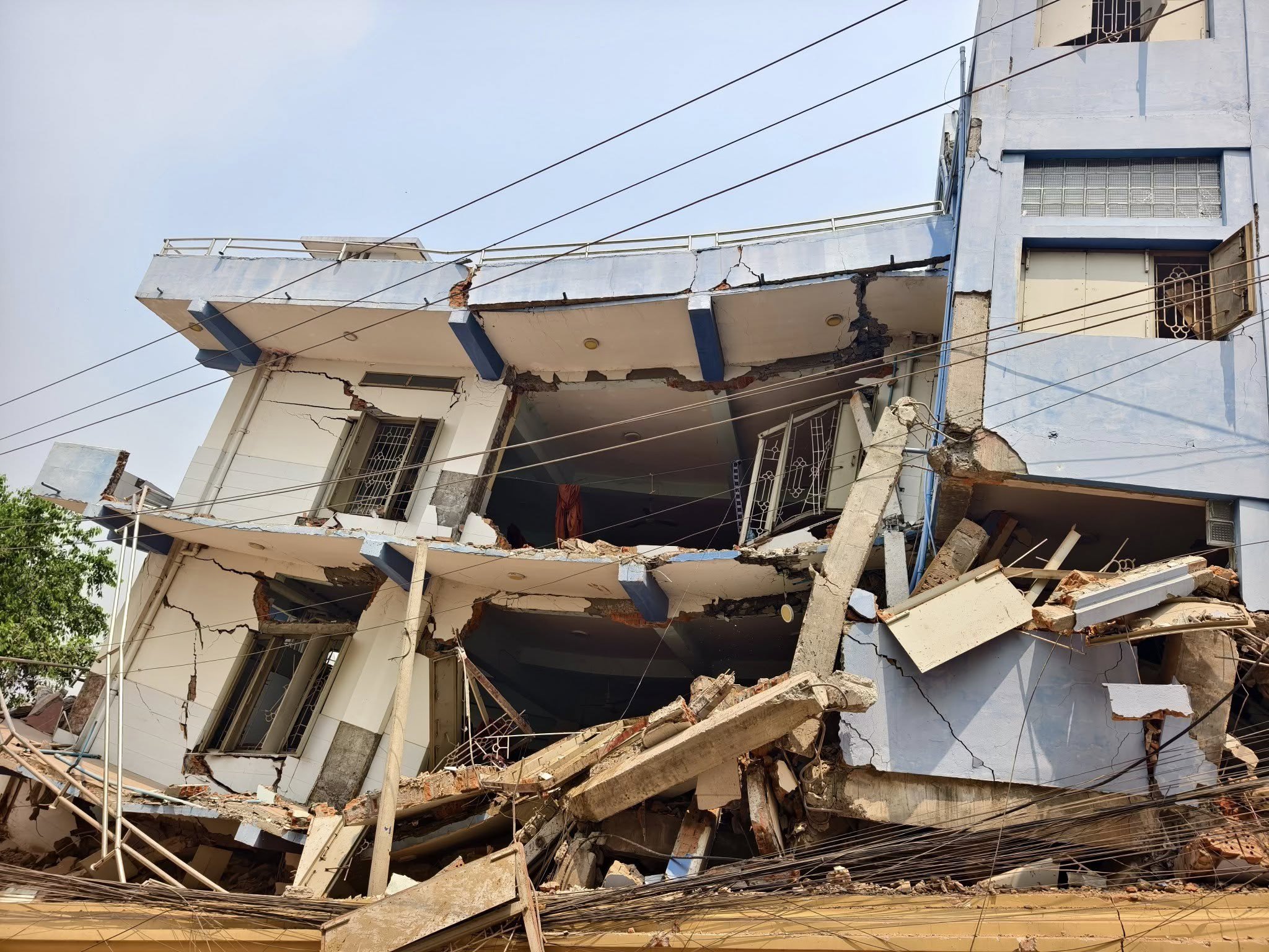 म्यान्मा भूकम्पमा मृत्यु हुनेको सङ्ख्या एक हजार ६४४ पुग्यो