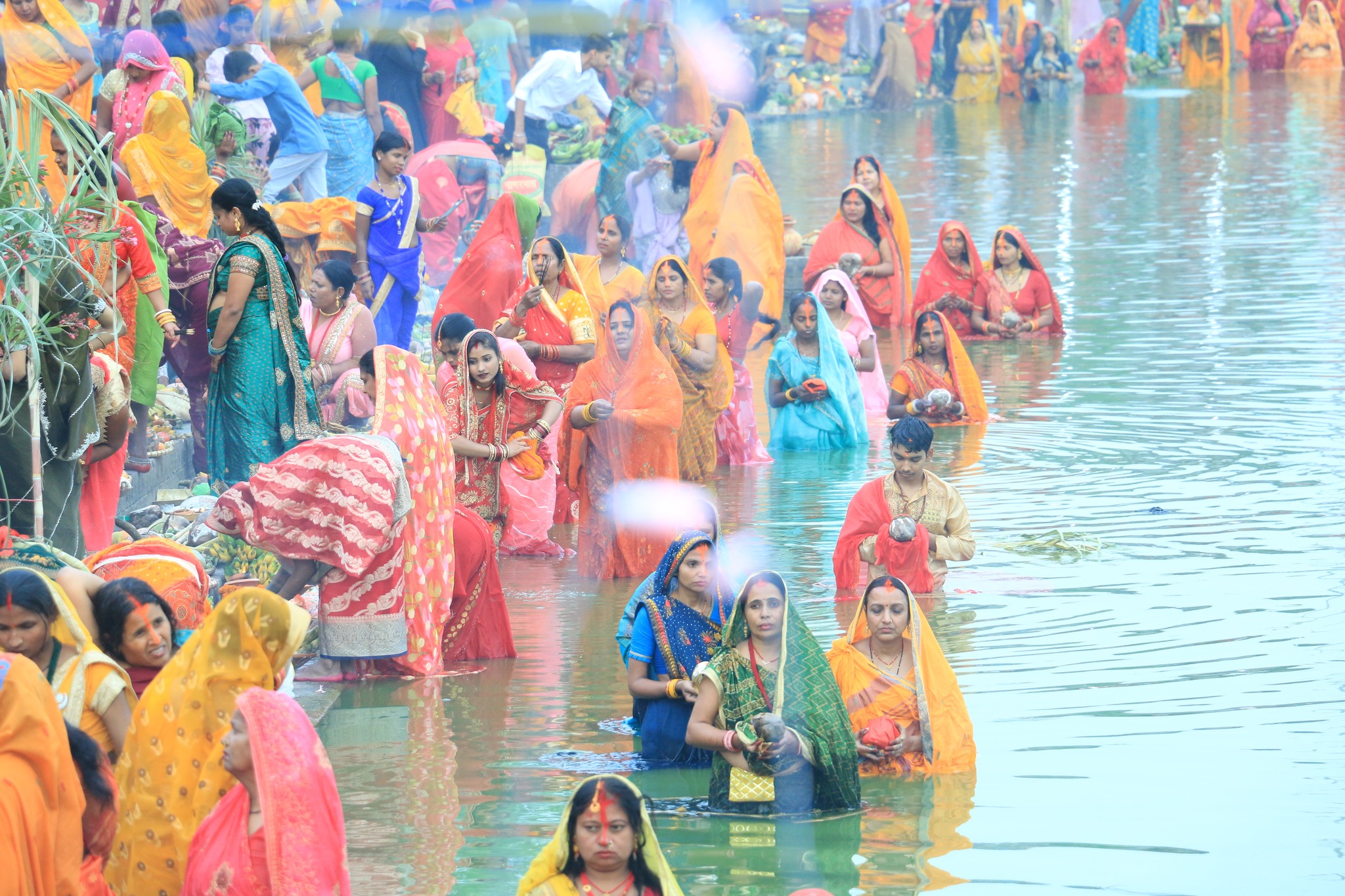जनकपुरधामको ऐतिहासिक गंगा सागर सरोवरमा चैती छठको रौनक (तस्बिरहरु)