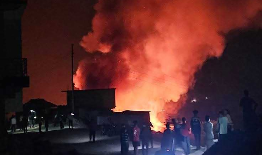 अछामको जयगढ बजारमा भीषण आगलागी