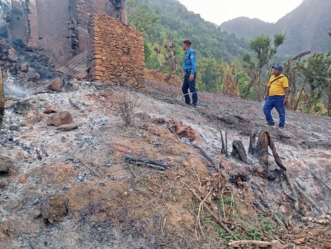 पाल्पाको निस्दीमा आगलागी बाट एक घरगोठ जलेर नष्ट
