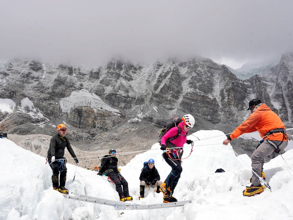 सगरमाथा आरोहण सुरु (फोटो फिचर)