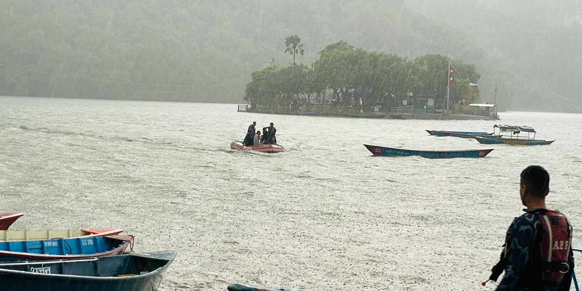 हावाहुरीका कारण फेवातालमा फसेका आठ जनाको उद्धार