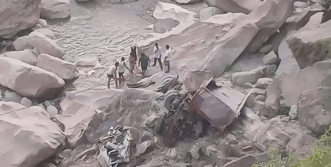 पाल्‍पाको तिनाउमा टिप्पर दुर्घटना हुँदा चालकको मृत्यु