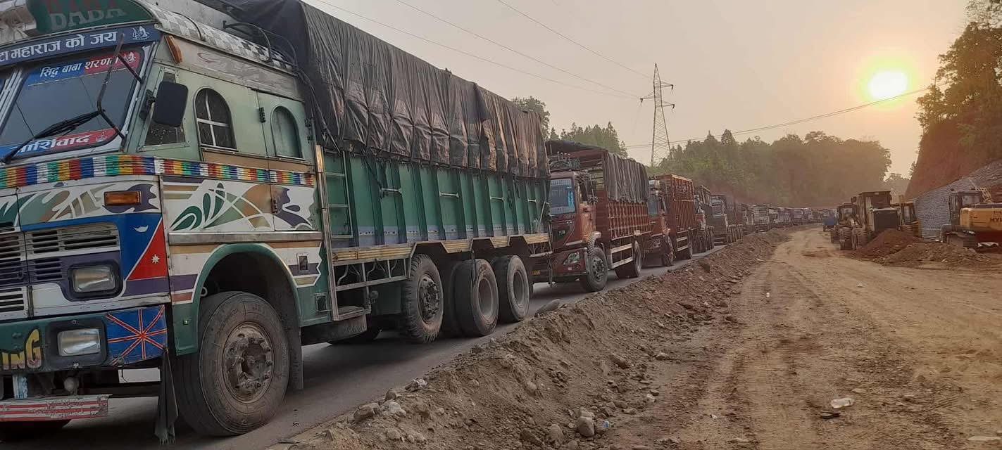 नारायणघाट बुटवल सडकमा वैकल्पिक मार्ग प्रयोग गर्न प्रहरीको आग्रह