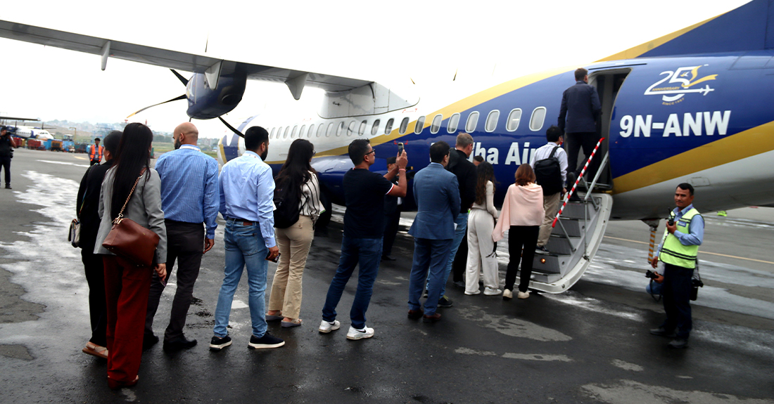 ‘सगरमाथा संवाद’का विशिष्ट पाहुनाद्वारा हिमशृङ्खला दृश्यावलोकन