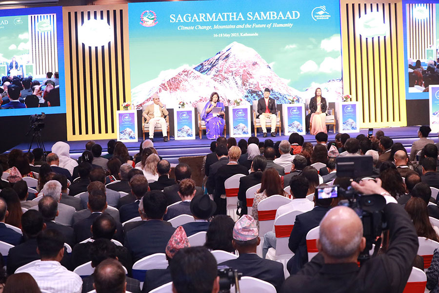 २५ बुँदे घोषणापत्र जारी गर्दै  सकियो सगरमाथा संवाद