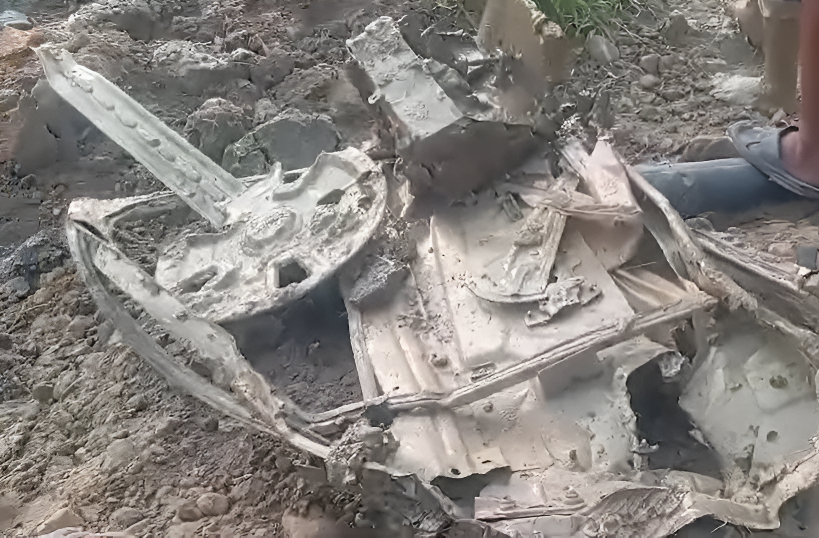 हेटौंडामा जमिनमुनि भासिएको गाडीको पाटपुर्जा भेटियो