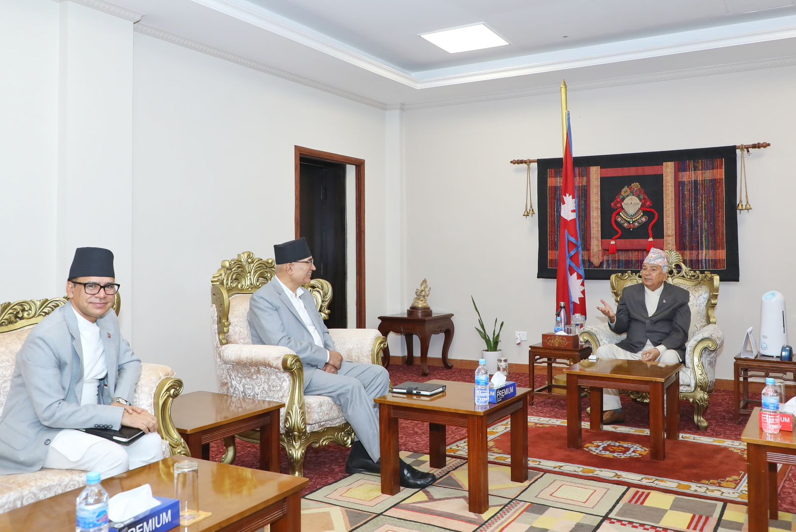 राष्ट्रपतिलाई बजेटबारे ब्रिफिङ