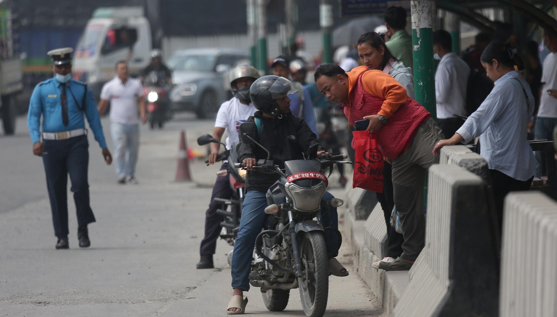 राइड सेयरिङ नियमावली एक महिना स्थगित गर्ने गण्डकी सरकारको निर्णय