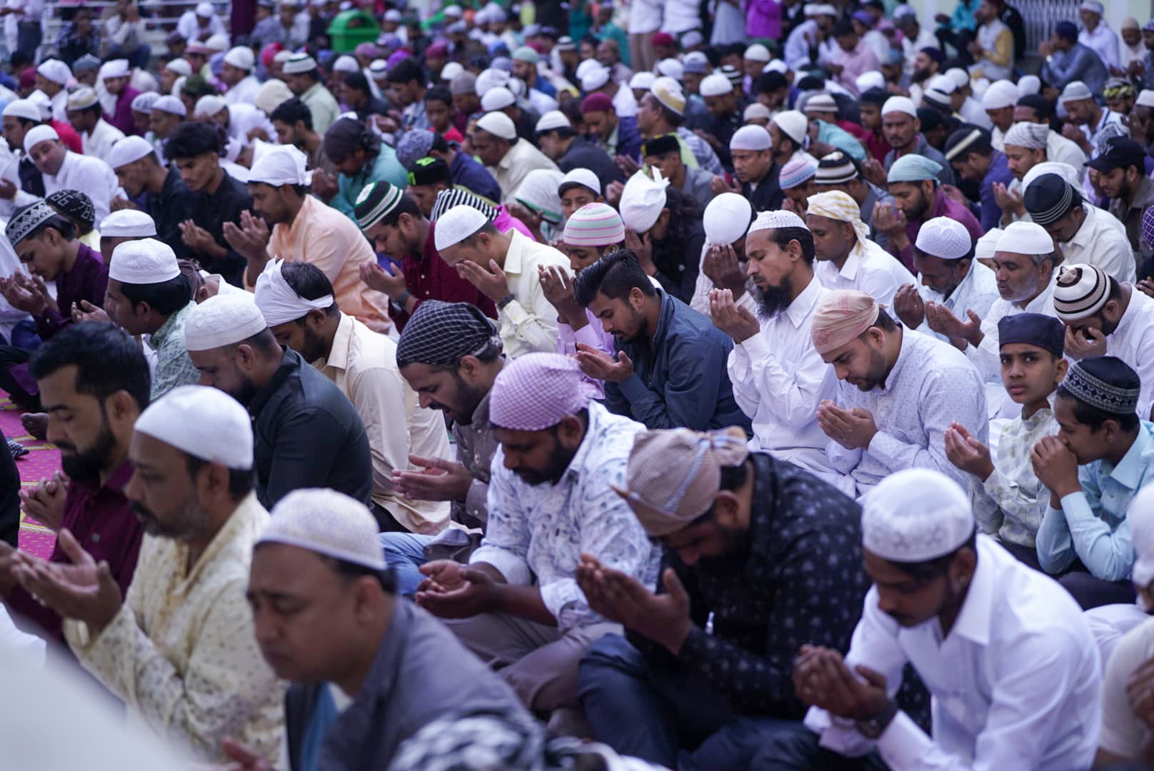 मुस्लिम धर्मावलम्बीको दोस्रो महान् पर्व बकर इद आज देशभर मनाउँदै