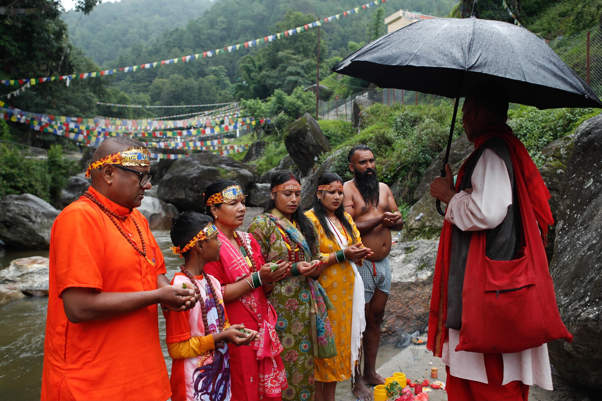 आजबाट बोलबम सुरु (तस्विर सहित)