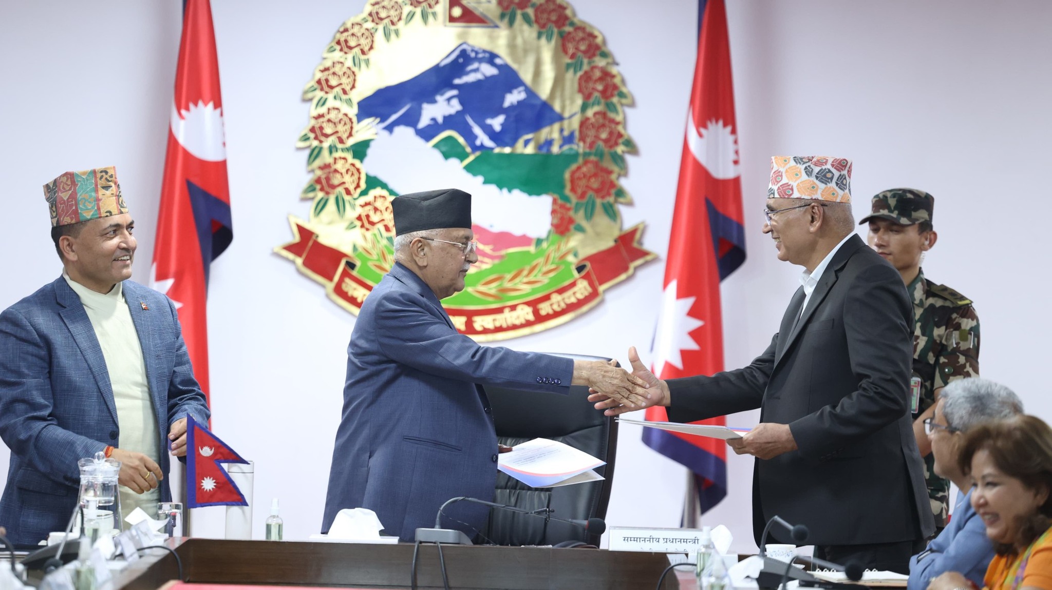 प्रधानमन्त्री र मन्त्रीहरुबीच कार्यसम्पादन सम्झौता