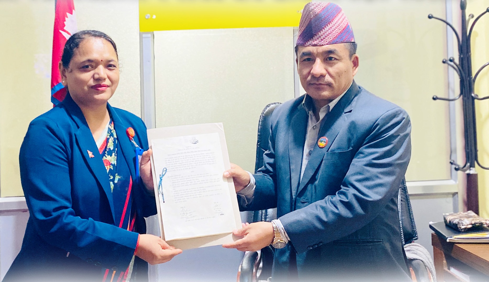 लुम्बिनीका स्वास्थ्यमन्त्री र सचिवबीच कार्यसम्पादन सम्झौता