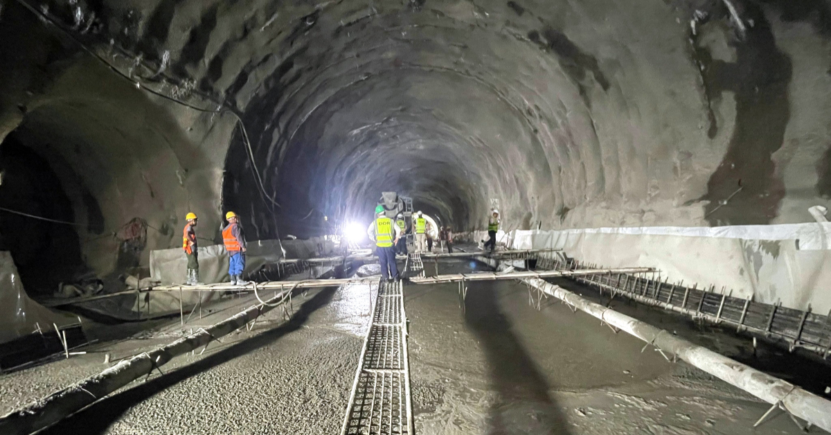 सिद्धबाबा सुरुङमार्ग: ६० प्रतिशत काम सकियो, भुइँ र भित्ता ढलान हुँदै