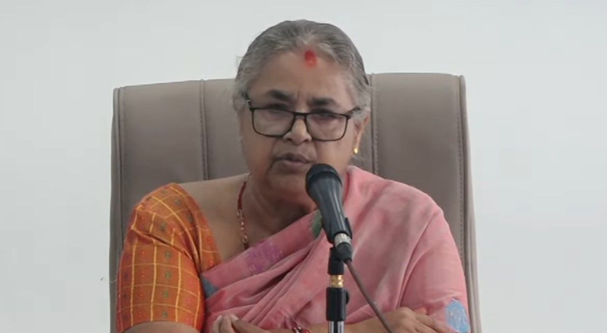 प्रधानमन्त्री कार्कीसँग निर्वाचन आयोगका पदाधिकारीको छलफल