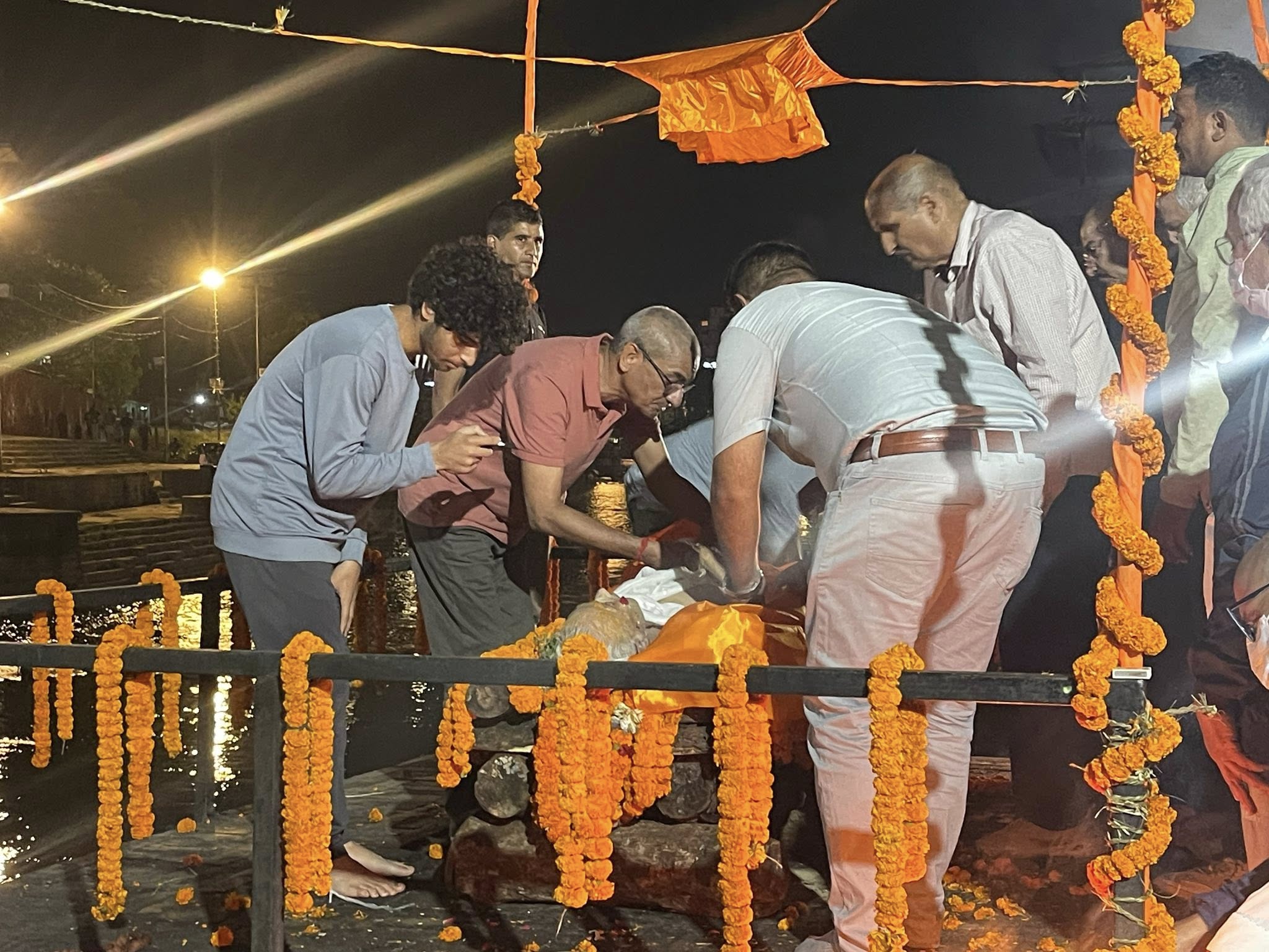 निवर्तमान गृहमन्त्री रमेश लेखकलाई मातृशोक