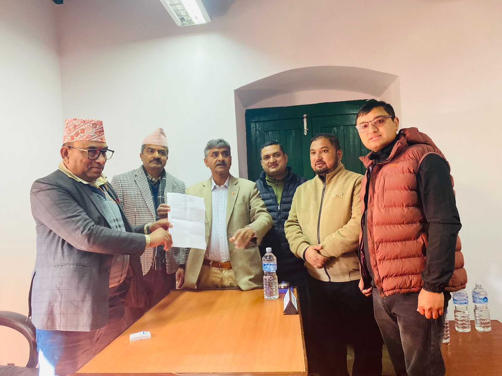 पाल्पा-२ मा एमालेकाे तर्फबाट ठाकुर गैरेकाे उम्मेदवारी दर्ता