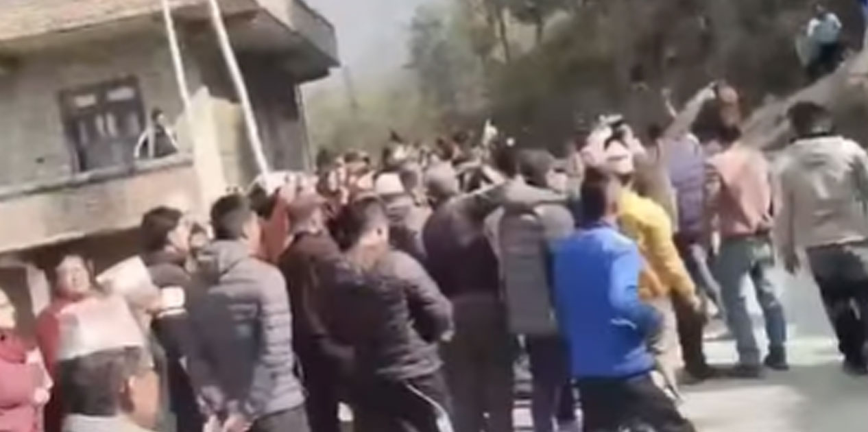 दोलखामा हवाई फायरपछि मतदान स्थगित