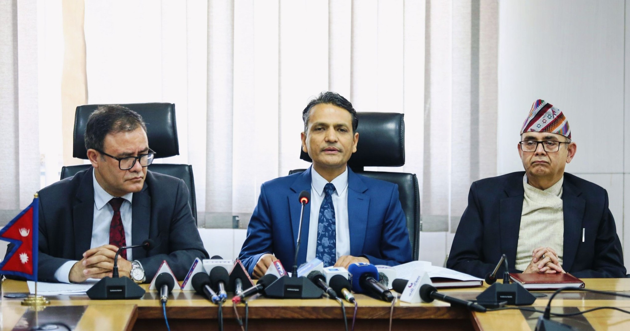 खाडी मुलुकमा युद्धको अफवाह फैलाएको आरोपमा ११ नेपाली पक्राउ