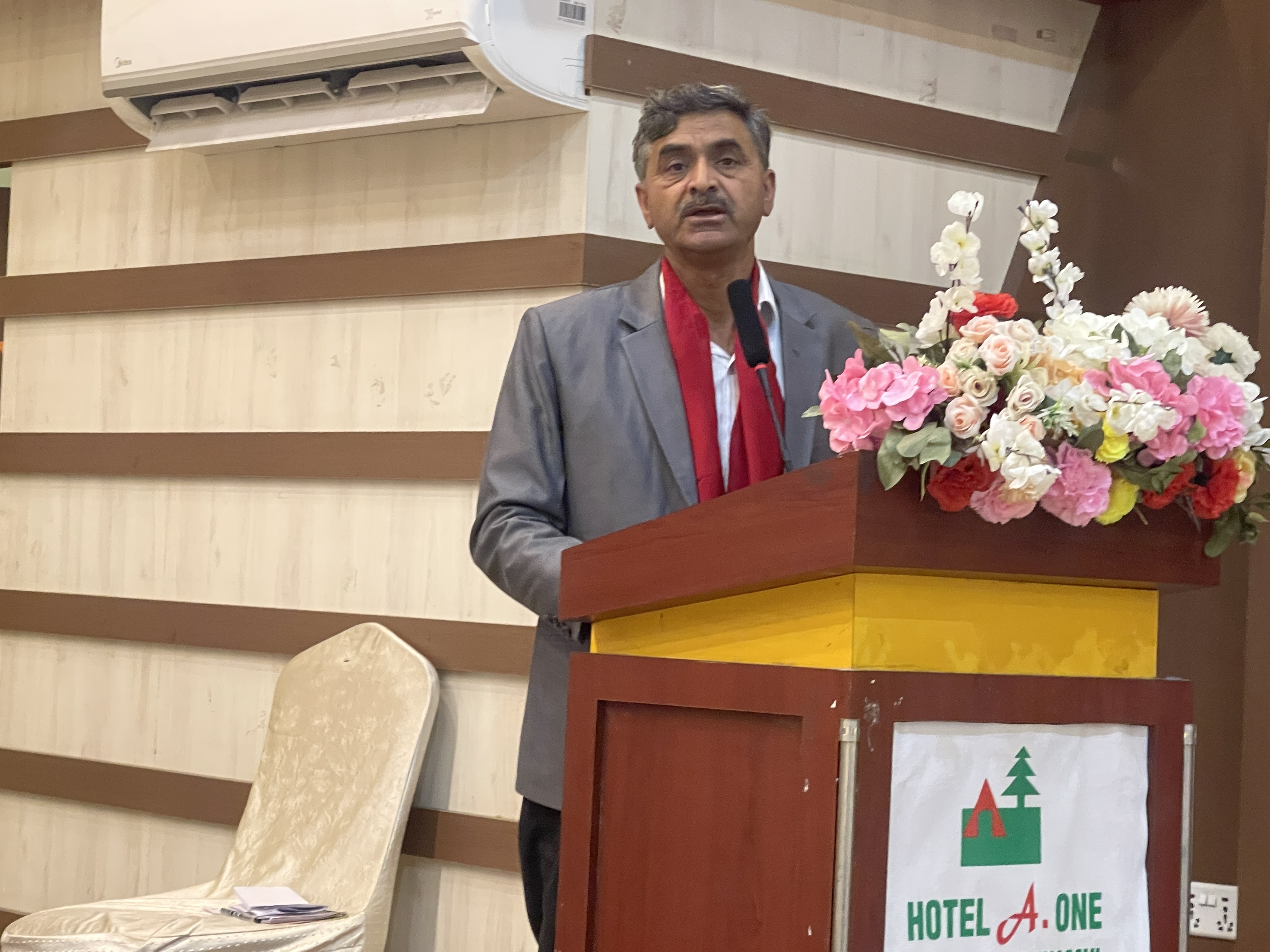एमाले नेता ठाकुर गैरेले दिए मतदातालाई धन्यवाद